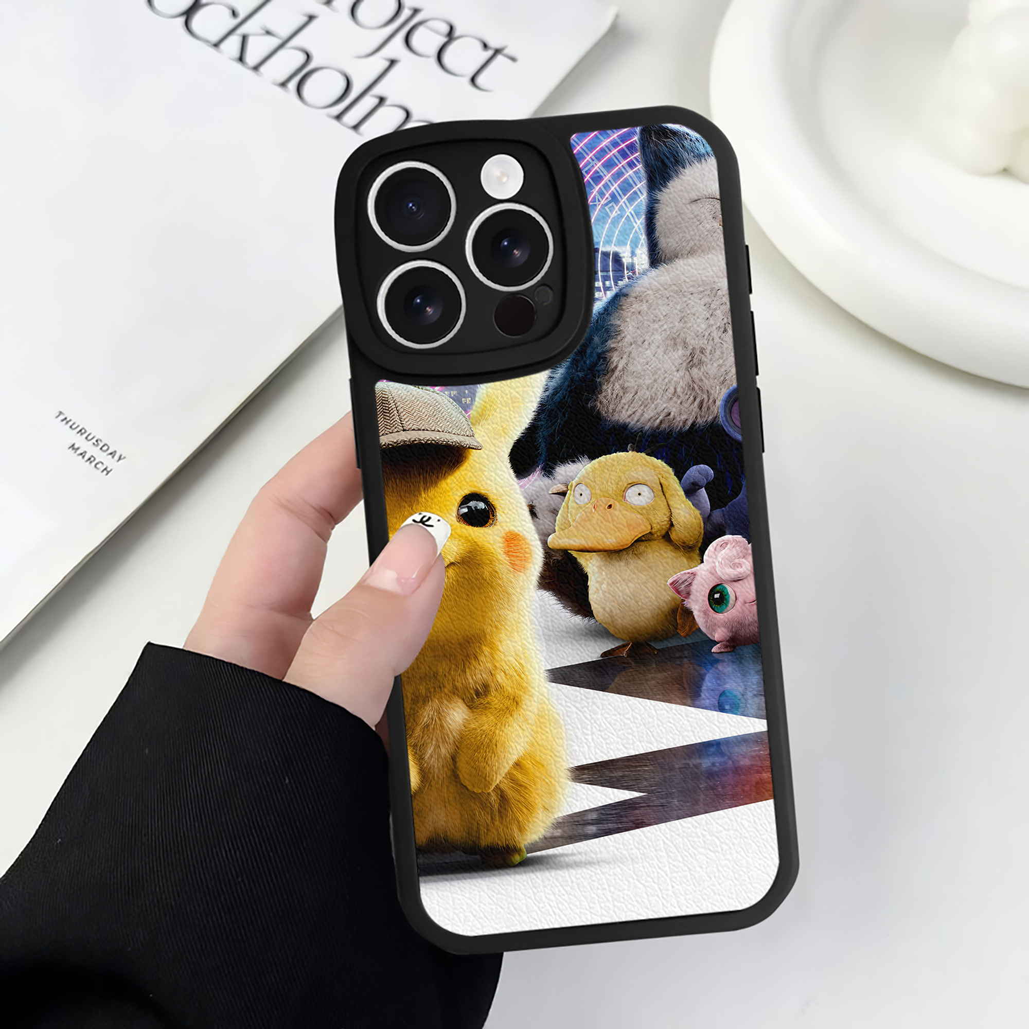 （画像用） ポケットモンスター Pokémon 【iPhone 16シリーズ対応】シリコンスマホケース（レザー調） 材質：シリコン